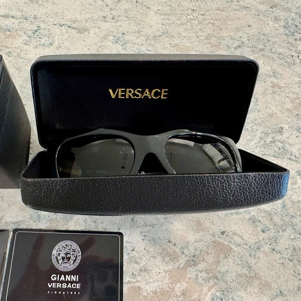 Versace Black Sunglasses - Picture 5 of 10